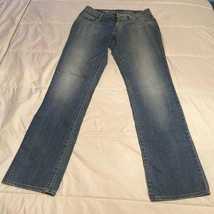 Womens Levi Jeans, size 32, bold curve